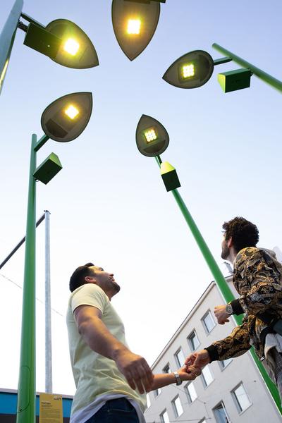 KOER: Alicia Framis - Street Lights @ Fokus Favoriten (Eröffnung, 21.9.2019) https://www.koer.or.at/projekte/fokus-favoriten | Foto: eSeL Foto: eSeL.at - Lorenz Seidler