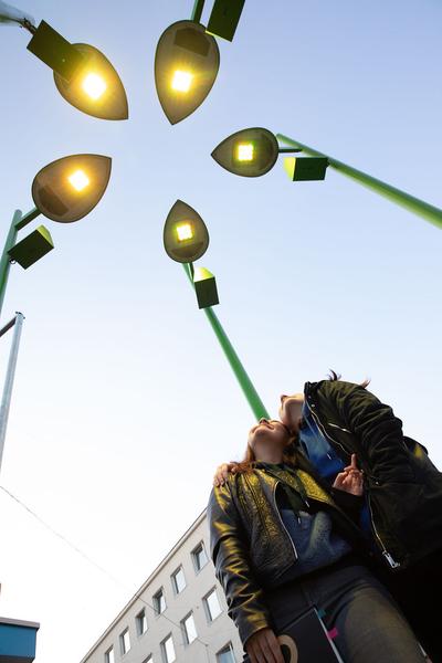 KOER: Alicia Framis - Street Lights @ Fokus Favoriten (Eröffnung, 21.9.2019) https://www.koer.or.at/projekte/fokus-favoriten | Foto: eSeL Foto: eSeL.at - Lorenz Seidler