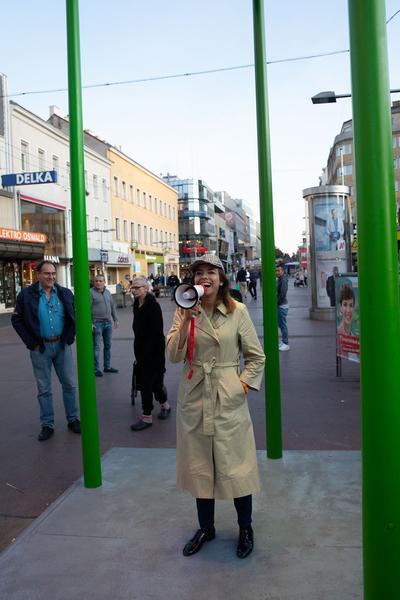 KOER: Alicia Framis - Street Lights @ Fokus Favoriten (Eröffnung, 21.9.2019) https://www.koer.or.at/projekte/fokus-favoriten | Foto: eSeL Foto: eSeL.at - Lorenz Seidler