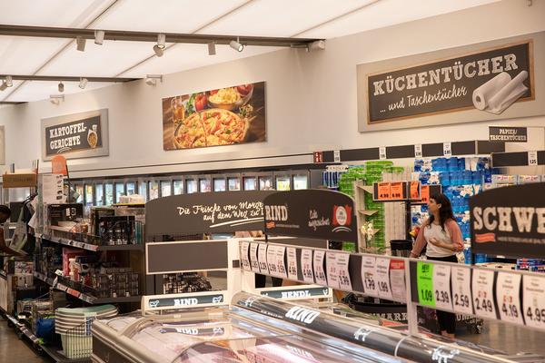 Lidl Supermarkt (ehem. Generali Foundation): Collective Exhibition for a Single Body – The Private Score (Kontakt Stiftung & TQW, 28.6.2019, Final Day) https://esel.at/termin/101972 | Foto: eSeL Foto: eSeL.at - Lorenz Seidler
