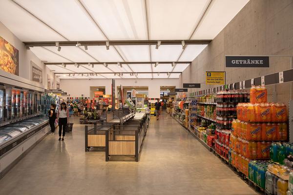 Lidl Supermarkt (ehem. Generali Foundation): Collective Exhibition for a Single Body – The Private Score (Kontakt Stiftung & TQW, 28.6.2019, Final Day) https://esel.at/termin/101972 | Foto: eSeL Foto: eSeL.at - Lorenz Seidler