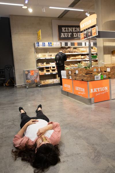 Lidl Supermarkt (ehem. Generali Foundation): Collective Exhibition for a Single Body – The Private Score (Kontakt Stiftung & TQW, 28.6.2019, Final Day) https://esel.at/termin/101972 | Foto: eSeL Foto: eSeL.at - Lorenz Seidler