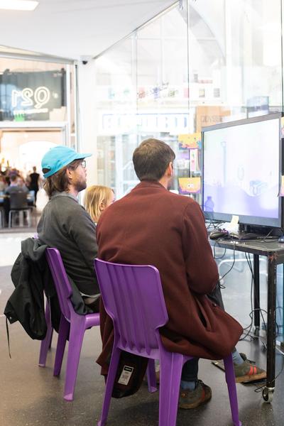 eSeL REZEPTION: Kunst & zamSpielen (4.5.2019, Q21 Electric Avenue) https://esel.at/termin/100318 | Foto: eSeL Foto: eSeL.at - Lorenz Seidler