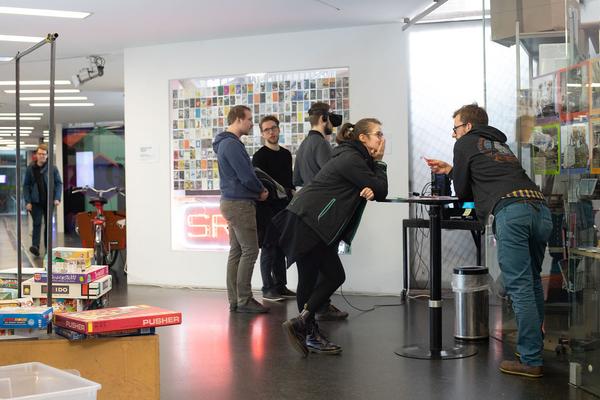 eSeL REZEPTION: Kunst & zamSpielen (4.5.2019, Q21 Electric Avenue) https://esel.at/termin/100318 | Foto: eSeL Foto: eSeL.at - Lorenz Seidler