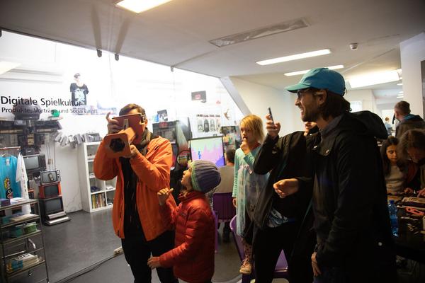 eSeL REZEPTION: Kunst & zamSpielen (4.5.2019, Q21 Electric Avenue) https://esel.at/termin/100318 | Foto: eSeL Foto: eSeL.at - Lorenz Seidler