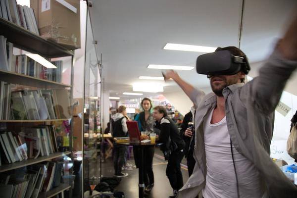 eSeL REZEPTION: Kunst & zamSpielen (4.5.2019, Q21 Electric Avenue) https://esel.at/termin/100318 | Foto: eSeL Foto: eSeL.at - Lorenz Seidler