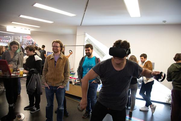 eSeL REZEPTION: Kunst & zamSpielen (4.5.2019, Q21 Electric Avenue) https://esel.at/termin/100318 | Foto: eSeL Foto: eSeL.at - Lorenz Seidler