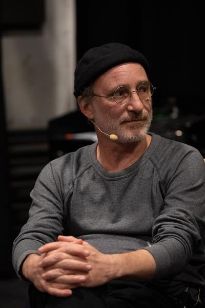 Vienna Art Week 2019: Santiago Sierra @ Line Up (22.11.2019) https://www.viennaartweek.at/de/making-truth-line-up | Foto: eSeL Foto: eSeL.at - Lorenz Seidler