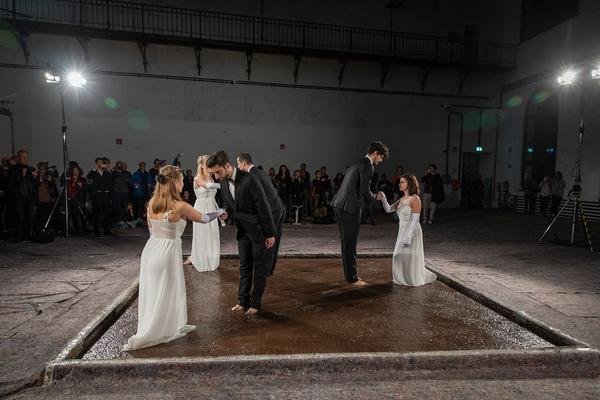 Vienna Art Week 2019: Line Up: Performance Regina Jose Galindo  „Die Feier“ (22.11.2019) https://www.viennaartweek.at/de/making-truth-line-up | Foto: eSeL Foto: eSeL.at - Lorenz Seidler