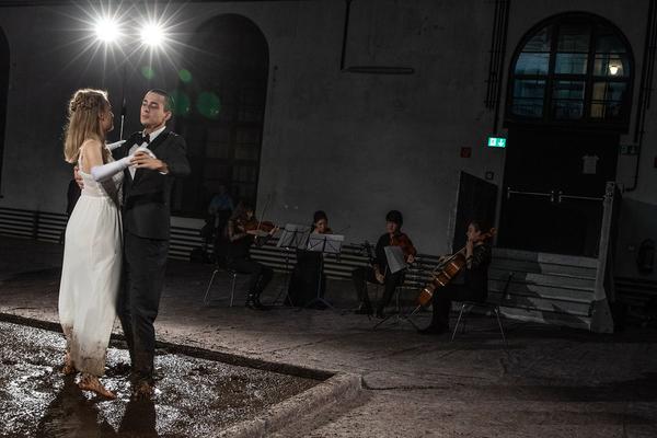 Vienna Art Week 2019: Line Up: Performance Regina Jose Galindo  „Die Feier“ (22.11.2019) https://www.viennaartweek.at/de/making-truth-line-up | Foto: eSeL Foto: eSeL.at - Lorenz Seidler