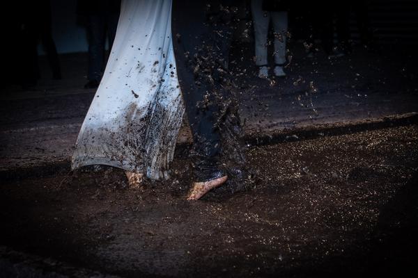 Vienna Art Week 2019: Line Up: Performance Regina Jose Galindo  „Die Feier“ (22.11.2019) https://www.viennaartweek.at/de/making-truth-line-up | Foto: eSeL Foto: eSeL.at - Lorenz Seidler