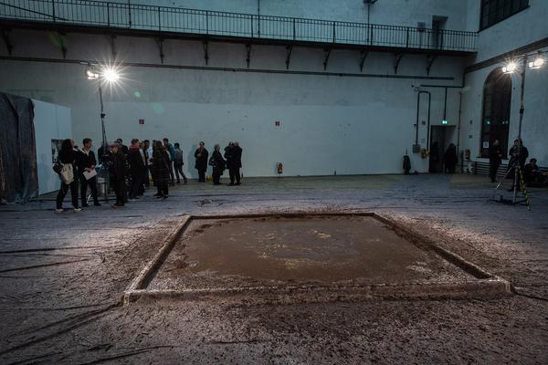 Vienna Art Week 2019: Line Up: Performance Regina Jose Galindo  „Die Feier“ (22.11.2019) https://www.viennaartweek.at/de/making-truth-line-up | Foto: eSeL Foto: eSeL.at - Lorenz Seidler