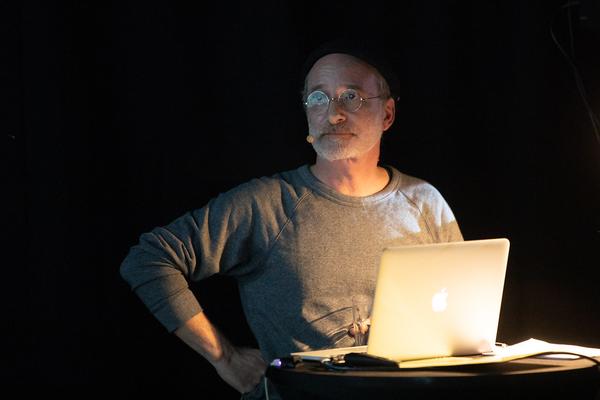 Vienna Art Week 2019: Santiago Sierra @ Line Up (22.11.2019) https://www.viennaartweek.at/de/making-truth-line-up | Foto: eSeL Foto: eSeL.at - Lorenz Seidler