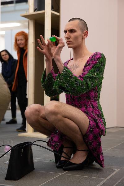 Belvedere 21: Performance Julius Pistauz (Via PINA) @ Über das Neue - Midissage: Pina, Mauve, Foundation (Eröffnung, 3.5.2019) https://www.belvedere21.at/ueber_das_neue | Foto: eSeL Foto: eSeL.at - Lorenz Seidler