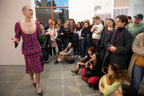 Belvedere 21: Performance Julius Pistauz (Via PINA) @ Über das Neue - Midissage: Pina, Mauve, Foundation (Eröffnung, 3.5.2019) https://www.belvedere21.at/ueber_das_neue | Foto: eSeL Foto: eSeL.at - Lorenz Seidler