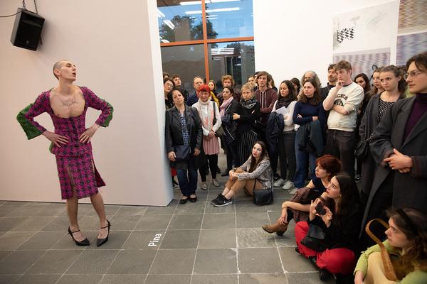 Belvedere 21: Performance Julius Pistauz (Via PINA) @ Über das Neue - Midissage: Pina, Mauve, Foundation (Eröffnung, 3.5.2019) https://www.belvedere21.at/ueber_das_neue | Foto: eSeL Foto: eSeL.at - Lorenz Seidler