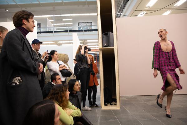 Belvedere 21: Performance Julius Pistauz (Via PINA) @ Über das Neue - Midissage: Pina, Mauve, Foundation (Eröffnung, 3.5.2019) https://www.belvedere21.at/ueber_das_neue | Foto: eSeL Foto: eSeL.at - Lorenz Seidler