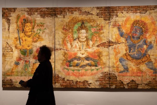 Vienna Art Week 2019: Nepal Art Now. Direktorenführung mit Christian Schicklgruber (flat 1, 19.11.2019) https://www.viennaartweek.at | Foto: eSeL Foto: eSeL.at - Lorenz Seidler