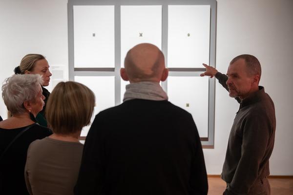 Vienna Art Week 2019: Nepal Art Now. Direktorenführung mit Christian Schicklgruber (flat 1, 19.11.2019) https://www.viennaartweek.at | Foto: eSeL Foto: eSeL.at - Lorenz Seidler