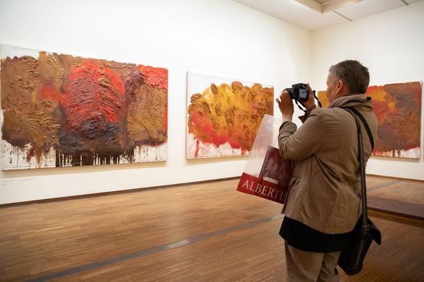 Albertina: Hermann Nitsch - Räume aus Farbe (17.5. - 11.8.2019) https://www.albertina.at/ausstellungen/nitsch-raeume-aus-farbe/ | Foto: eSeL Foto: eSeL.at - Lorenz Seidler