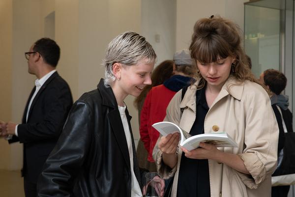 Kunst im öffentlichen Raum Niederösterreich: Buchpräsentation Ines Doujak, Tatiana Lecomte & Band 11 und Band 12  zur Kunst im öffentlichen Raum Niederösterreich 
(21.5.2019, Kunstraum Niederösterreich) http://www.publicart.at/de/kalender/?pid=982 | Foto: eSeL Foto: eSeL.at - Lorenz Seidler