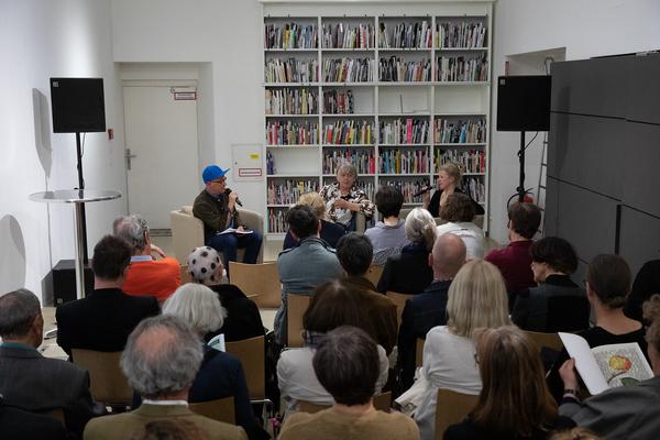 Kunst im öffentlichen Raum Niederösterreich: Buchpräsentation Ines Doujak, Tatiana Lecomte & Band 11 und Band 12  zur Kunst im öffentlichen Raum Niederösterreich 
(21.5.2019, Kunstraum Niederösterreich) http://www.publicart.at/de/kalender/?pid=982 | Foto: eSeL Foto: eSeL.at - Lorenz Seidler