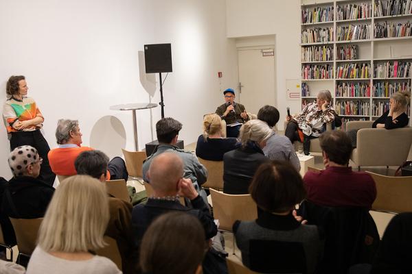 Kunst im öffentlichen Raum Niederösterreich: Buchpräsentation Ines Doujak, Tatiana Lecomte & Band 11 und Band 12  zur Kunst im öffentlichen Raum Niederösterreich 
(21.5.2019, Kunstraum Niederösterreich) http://www.publicart.at/de/kalender/?pid=982 | Foto: eSeL Foto: eSeL.at - Lorenz Seidler