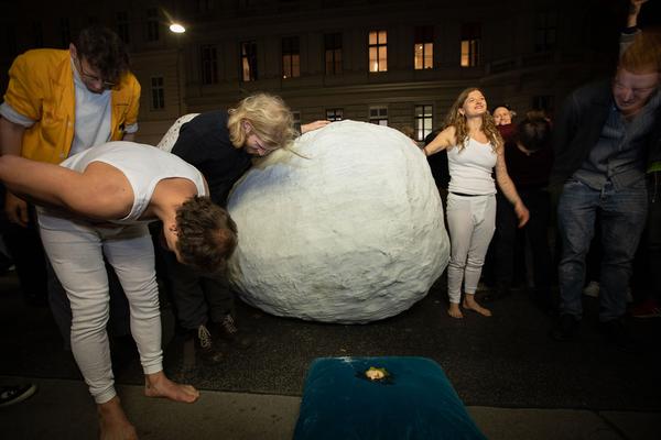 Galerie Krobath: Performance Sophie Süßmilch & Vito Baumüller "Kokon" (Vienna Art Week, 22.11.2019) https://esel.at/termin/104025 | Foto: eSeL Foto: eSeL.at - Lorenz Seidler