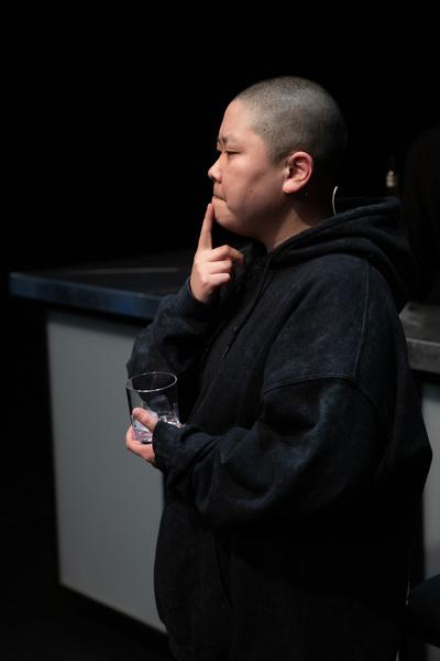 brut: Stefanie Sourial - Colonial Cocktail.
Volume 2: Spirits mit Special Guest Hyo Lee (9. - 13.5.2019, studio brut) https://esel.cc/brut_colonialcocktail2 Foto: eSeL.at - Lorenz Seidler