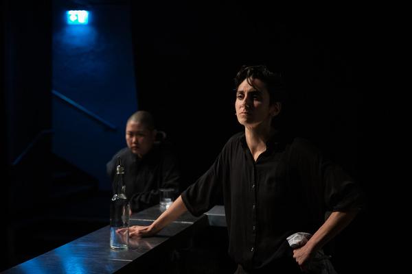 brut: Stefanie Sourial - Colonial Cocktail.
Volume 2: Spirits mit Special Guest Hyo Lee (9. - 13.5.2019, studio brut) https://esel.cc/brut_colonialcocktail2 Foto: eSeL.at - Lorenz Seidler