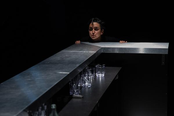 brut: Stefanie Sourial - Colonial Cocktail.Volume 2: Spirits mit Special Guest Hyo Lee (9. - 13.5.2019, studio brut) https://esel.cc/brut_colonialcocktail2 Foto: eSeL.at - Lorenz Seidler