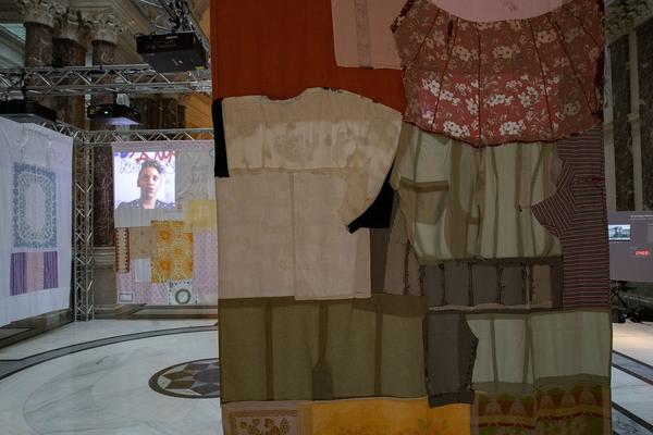 Haus der Geschichte Österreich: STRICKEN.  Installation von Magda Korsinsky (Wiener Festwochen, Alma Rose Plateau, 15.5. - 10.6.2019) https://www.hdgoe.at/stricken-die-installation | Foto: eSeL Foto: eSeL.at - Lorenz Seidler