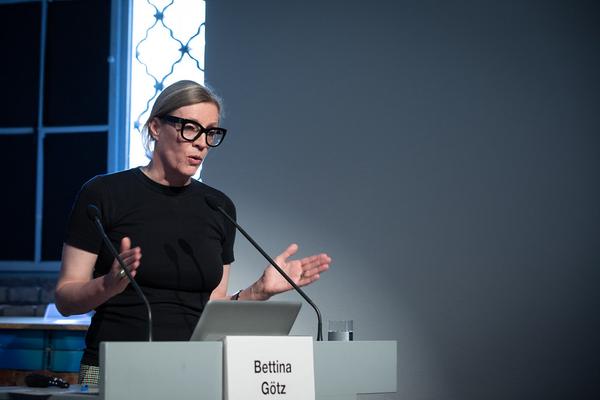 Architekturzentrum Wien: Bettina Götz (ARTEC) @ Symposium
"Serielles Bauen meets Wiener Wohnbau
Ein Symposium von Az W und IBA_Wien" (14.6.2019) https://www.azw.at/de/termin/serielles-bauen-meets-wiener-wohnbau | Foto: eSeL Foto: eSeL.at - Lorenz Seidler