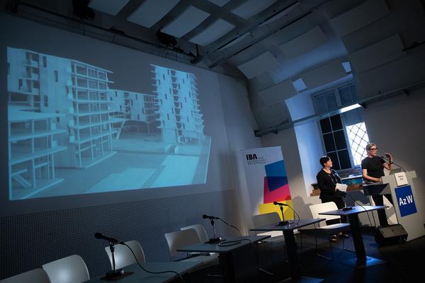 Architekturzentrum Wien: Bettina Götz (ARTEC) @ Symposium
"Serielles Bauen meets Wiener Wohnbau
Ein Symposium von Az W und IBA_Wien" (14.6.2019) https://www.azw.at/de/termin/serielles-bauen-meets-wiener-wohnbau | Foto: eSeL Foto: eSeL.at - Lorenz Seidler