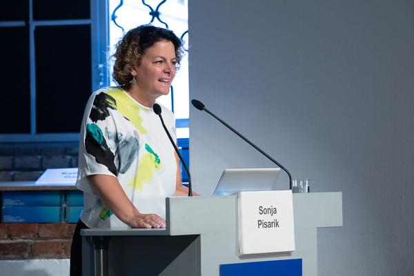 Architekturzentrum Wien: Sonja Pisarek @ Symposium
"Serielles Bauen meets Wiener Wohnbau
Ein Symposium von Az W und IBA_Wien" (14.6.2019) https://www.azw.at/de/termin/serielles-bauen-meets-wiener-wohnbau | Foto: eSeL Foto: eSeL.at - Lorenz Seidler