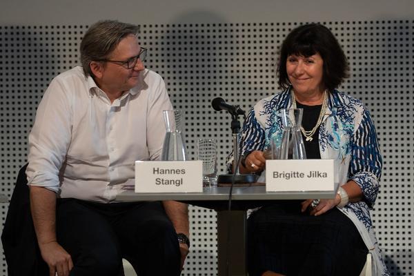 Architekturzentrum Wien: Symposium
"Serielles Bauen meets Wiener Wohnbau
Ein Symposium von Az W und IBA_Wien" (14.6.2019) https://www.azw.at/de/termin/serielles-bauen-meets-wiener-wohnbau | Foto: eSeL Foto: eSeL.at - Lorenz Seidler