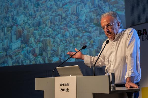 Architekturzentrum Wien: Werner Sobek @ Symposium"Serielles Bauen meets Wiener WohnbauEin Symposium von Az W und IBA_Wien" (14.6.2019) https://www.azw.at/de/termin/serielles-bauen-meets-wiener-wohnbau | Foto: eSeL Foto: eSeL.at - Lorenz Seidler