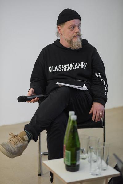Kunstraum Niederösterreich: Throwback 2: The Enforced Dress (21.11.2019) http://kunstraum.net | http://www.viennaartweek.at | Foto: eSeL Foto: eSeL.at - Joanna Pianka