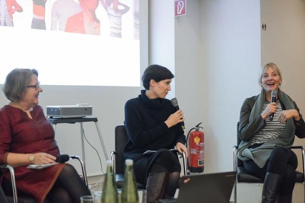 Kunstraum Niederösterreich: Throwback 2: The Enforced Dress (21.11.2019) http://kunstraum.net | http://www.viennaartweek.at | Foto: eSeL Foto: eSeL.at - Joanna Pianka