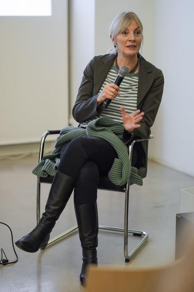 Kunstraum Niederösterreich: Throwback 2: The Enforced Dress (21.11.2019) http://kunstraum.net | http://www.viennaartweek.at | Foto: eSeL Foto: eSeL.at - Joanna Pianka