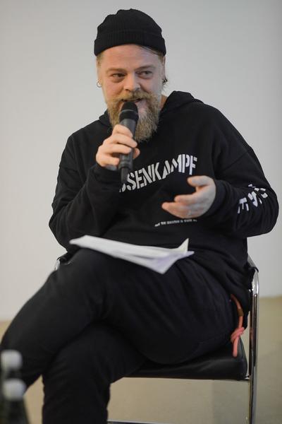Kunstraum Niederösterreich: Throwback 2: The Enforced Dress (21.11.2019) http://kunstraum.net | http://www.viennaartweek.at | Foto: eSeL Foto: eSeL.at - Joanna Pianka