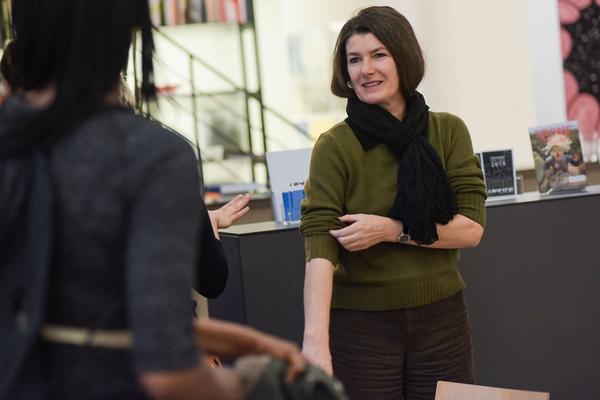 Kunstraum Niederösterreich: Throwback 2: The Enforced Dress (21.11.2019) http://kunstraum.net | http://www.viennaartweek.at | Foto: eSeL Foto: eSeL.at - Joanna Pianka