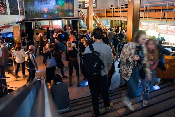 Vienna Art Book Fair #1: Party (Gartenbaukino, 5.10. 2019) https://esel.at/termin/103182 | Foto: eSeL.at - Joanna Pianka Foto: eSeL.at – Joanna Pianka