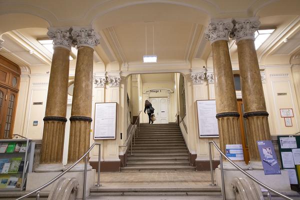 Vienna Art Week 2019: Das Nachleben der Vorhaut – Nekropolitik und Biokunst. MIT Press Leonardo LASER Talk (Angewandte @ Zentrum for Public Health, 18.11.2019) https://www.viennaartweek.at | Foto: eSeL Foto: eSeL.at - Lorenz Seidler