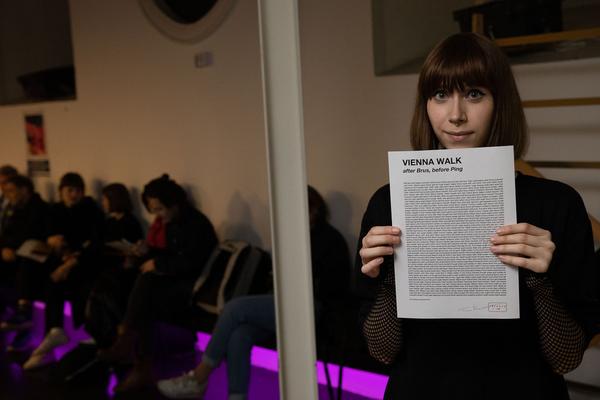 Vienna Art Week 2019: It never is! Tim Brennan - „Vienna Manoeuvre Performance“ (Q21, 19.11.2019) https://www.viennaartweek.at | http://www.openspace-zkp.org | Foto: eSeL Foto: eSeL.at - Lorenz Seidler