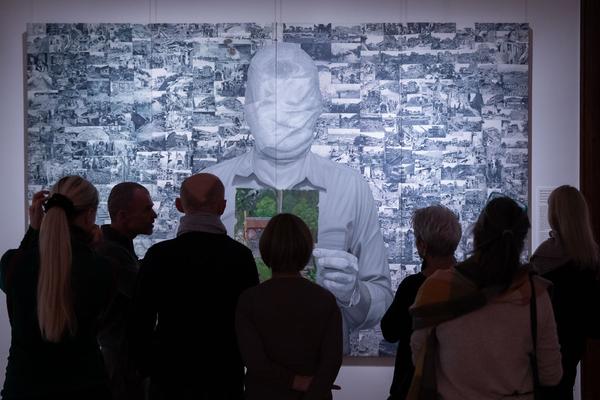 Vienna Art Week 2019: Nepal Art Now. Direktorenführung mit Christian Schicklgruber (flat 1, 19.11.2019) https://www.viennaartweek.at | Foto: eSeL Foto: eSeL.at - Lorenz Seidler