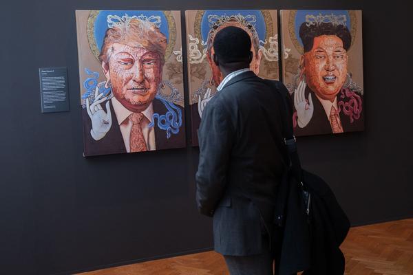 Vienna Art Week 2019: Nepal Art Now. Direktorenführung mit Christian Schicklgruber (flat 1, 19.11.2019) https://www.viennaartweek.at | Foto: eSeL Foto: eSeL.at - Lorenz Seidler