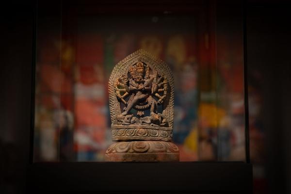 Vienna Art Week 2019: Nepal Art Now. Direktorenführung mit Christian Schicklgruber (flat 1, 19.11.2019) https://www.viennaartweek.at | Foto: eSeL Foto: eSeL.at - Lorenz Seidler