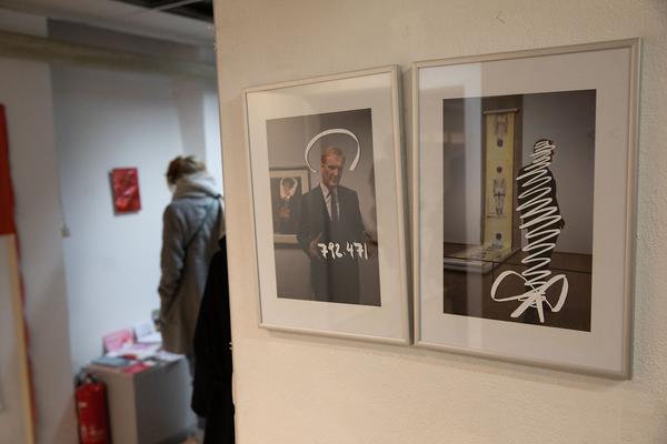 Vienna Art Week 2019: "Kunst vor dem Markt" - die weisse ab-haus-verkaufskunstschau #6
(das weisse haus, 19.11.2019) https://w.dasweissehaus.at/en/exhibition/die-weisse-ab-haus-verkaufs-kunstschau-06 | https://www.viennaartweek.at | Foto: eSeL Foto: eSeL.at - Lorenz Seidler