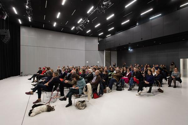 Vienna Art Week - Open Studio Days Line Up: Eva Illouz, „Truth, Bullshit and Ignorance“
(Auditorium Angewandte, 17.11.2019) https://www.viennaartweek.at | Foto: eSeL Foto: eSeL.at - Lorenz Seidler